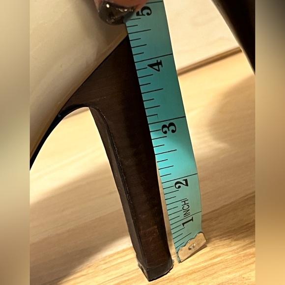 Michael Kors Peep Toe size 8.5 - Picture 6 of 7